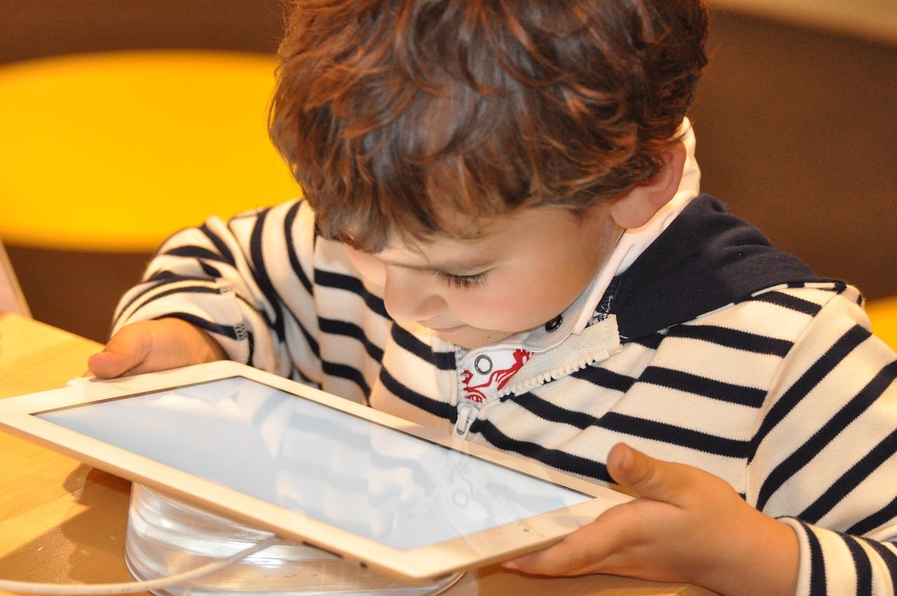 Quels avantages offre une classe mobile tablette dans l'éducation?