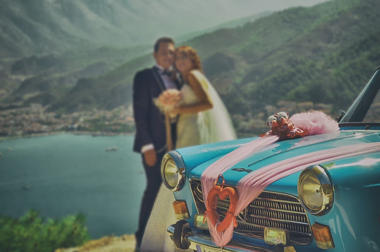 Quelles sont les idées originales pour décorer une voiture de mariage ?